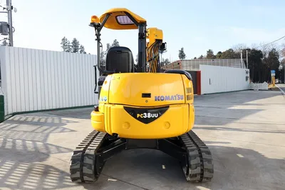 KOMATSU PC38UU-5