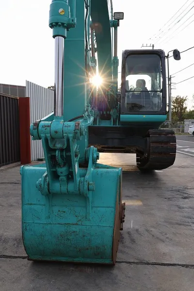 KOBELCO SK135SR-3